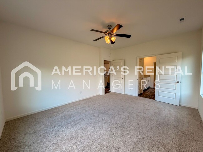 Building Photo - Modern Two Story Living in Doss Ferry - Available NOW!!