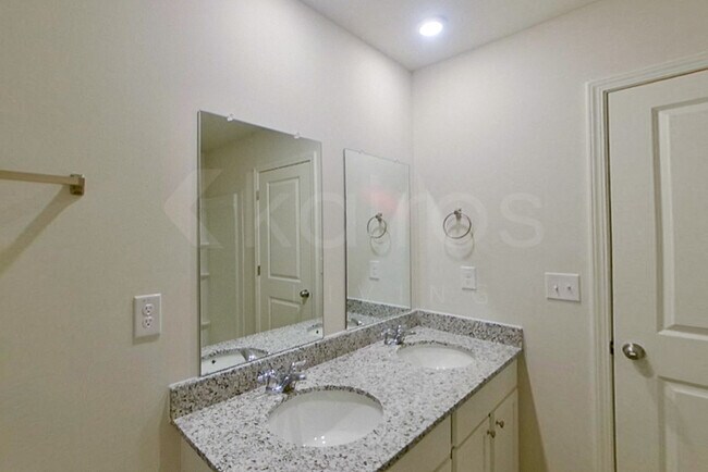 Building Photo - 318 Ironwood Ct