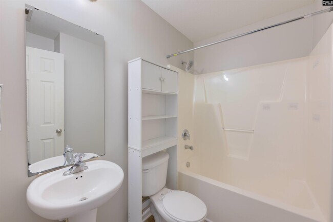 Building Photo - 628 Candytuft Ln