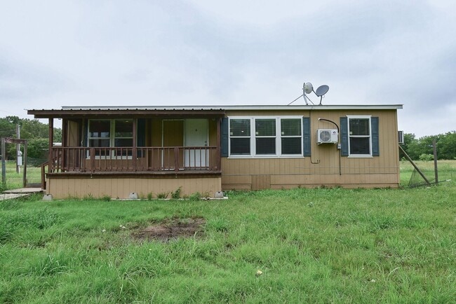 Primary Photo - 550 Quail Run Cir