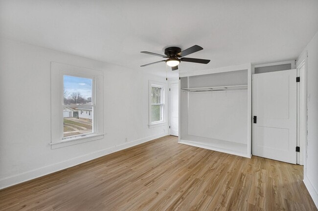 Building Photo - NEW UPDATED 2 BEDROOM HOME!