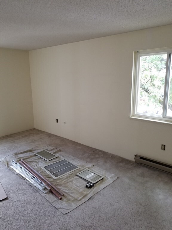 Building Photo - 36 Silver Hill Ln