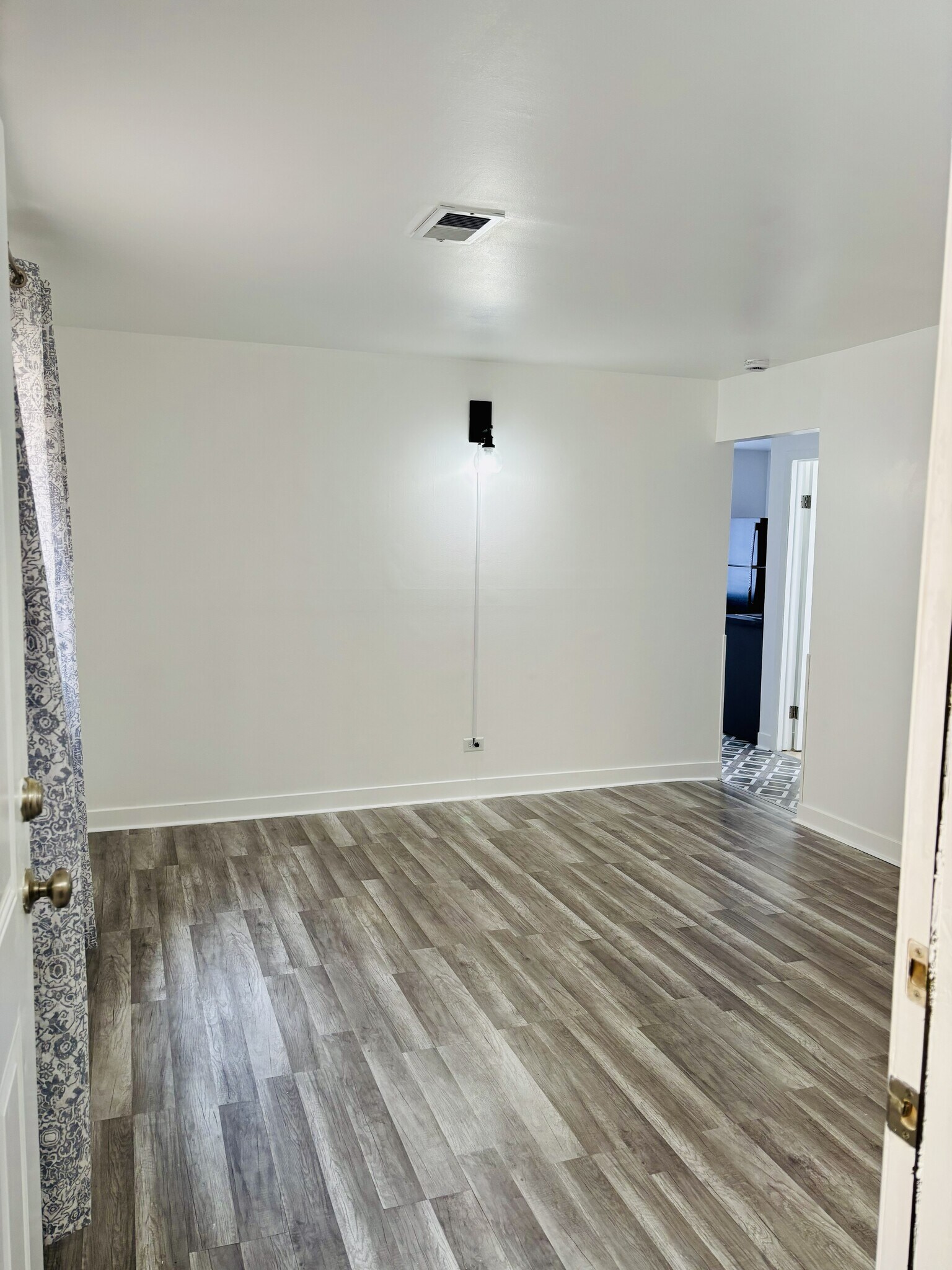 Building Photo - 5327 S 73rd Ave