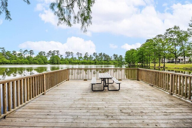 Building Photo - 1193 Stillwater Pond Dr