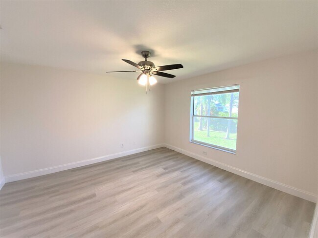 Building Photo - 776 Landover Cir