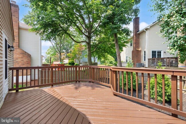 Building Photo - 13647 S Springs Dr