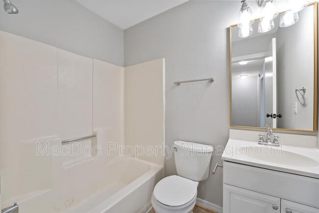 Building Photo - 5239 Daffodil Dr