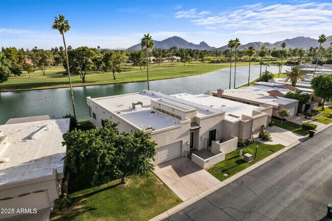 Building Photo - 7861 E Vía Marina