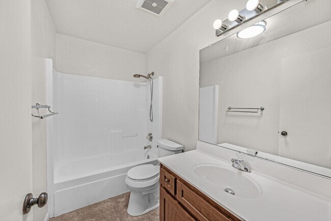 Building Photo - 1005 Mabel Josephine Ct