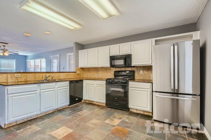 Building Photo - 1417 Baker Dr