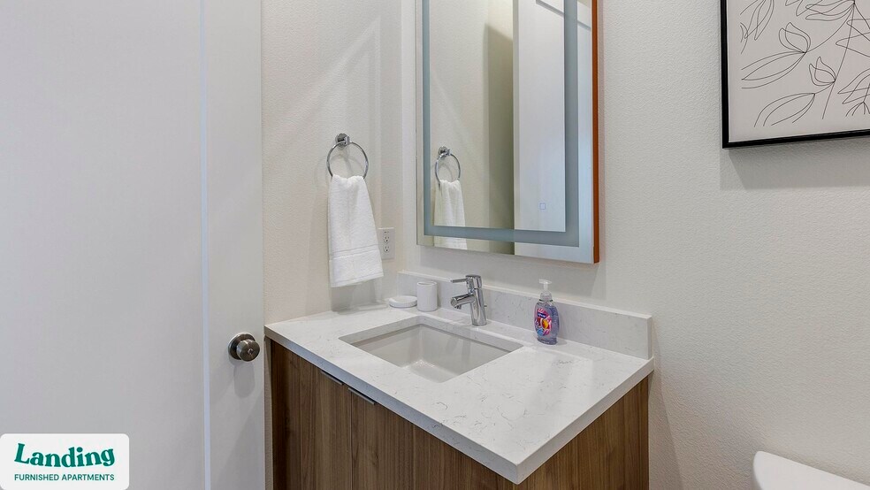 Building Photo - 2206 Arroyo Ave