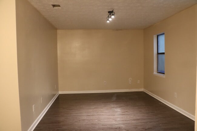 New lighting throughout - 122 Oak Park Ct