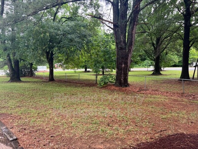 Building Photo - 216 Meade St