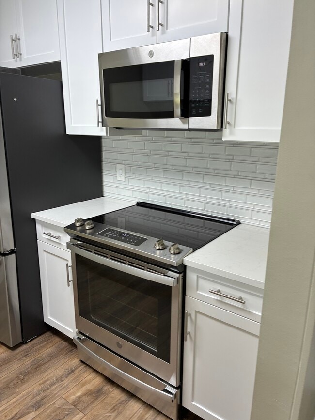 Building Photo - 31 Plantation Dr