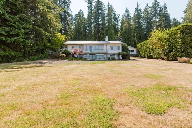 Building Photo - Low Bank Waterfront New Remodel on Huge Lot