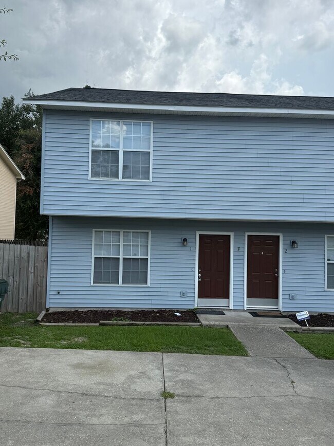 Building Photo - Beautiful 2bedroom, 2bathroom Townhome
