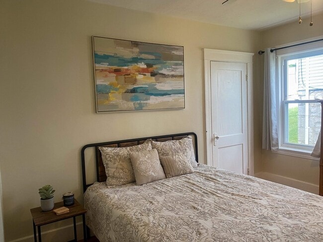 Building Photo - 19 Fifth Ave