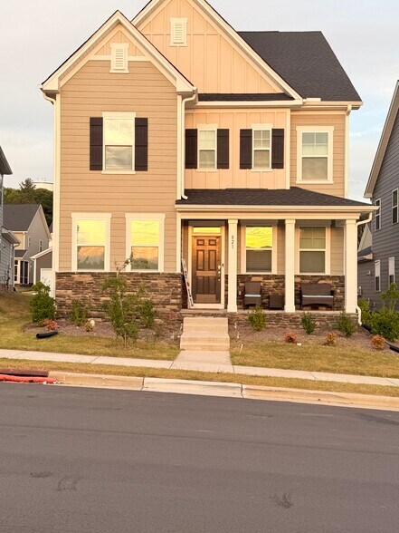 Building Photo - 821 Sierra Grove Ln