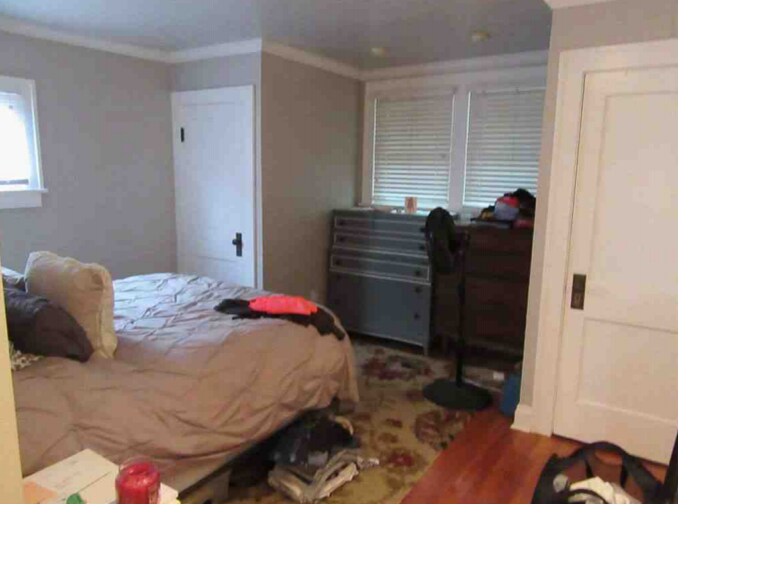 Bedroom 1 - 1241 Bruck St