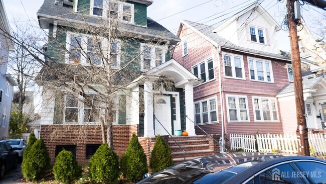 Building Photo - 65-65 Poe Ave