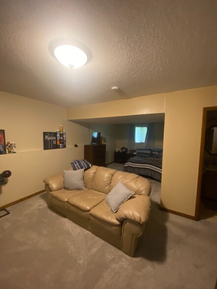 Building Photo - 2953 Marcella Dr