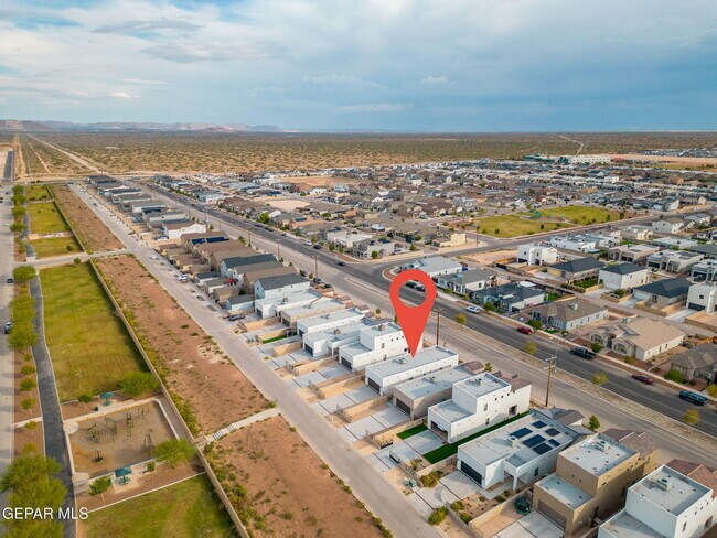 Building Photo - 14735 Pebble Hills Blvd