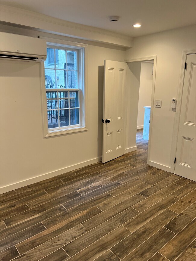 Building Photo - 215 5th St SE