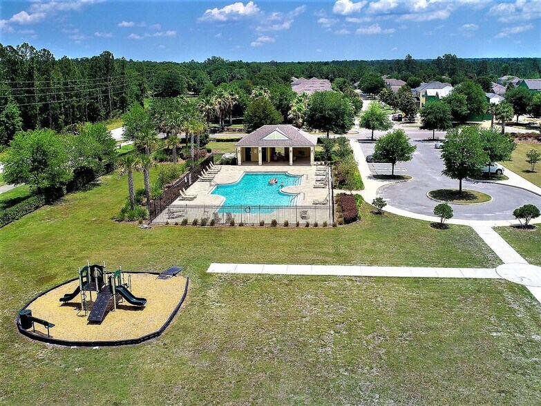 Building Photo - 3255 Roundabout Dr