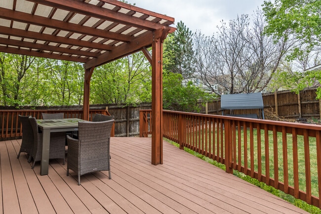 Building Photo - Beautiful and Fresh Updated Four Bedroom Home on a Corner Lot in Rock Creek!