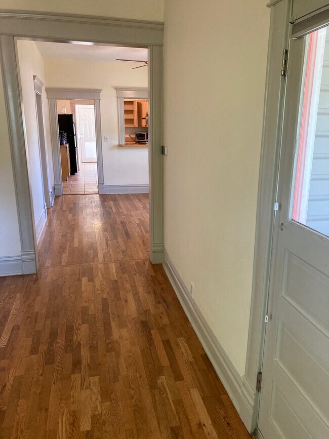 Entrance - 1621 W Hays St