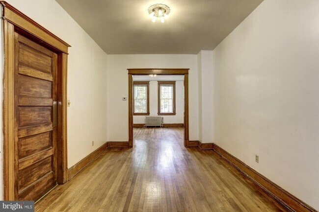 Building Photo - 1015 Quebec Place NW