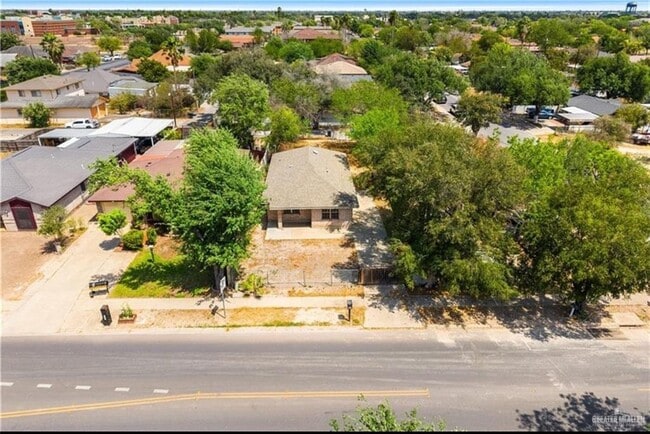 Building Photo - 17 Gumwood Ave