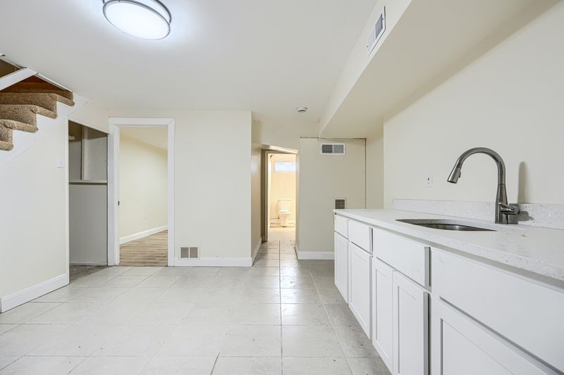 Building Photo - 8049 Lansdale Rd