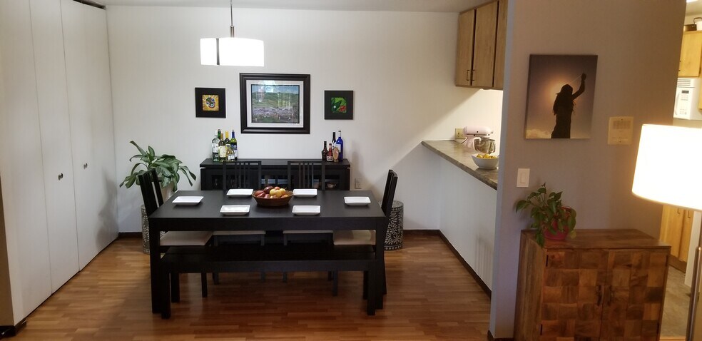 dining area - 5325 Brody Dr