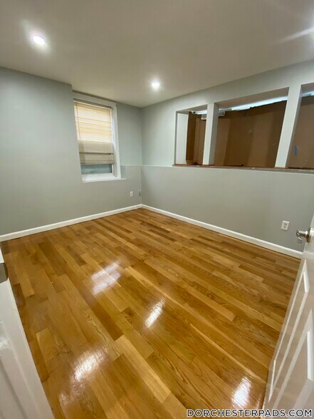 Building Photo - 42 Woodrow Ave