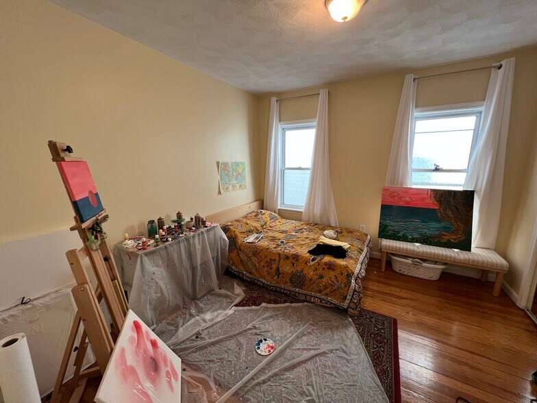 Building Photo - 227 Holland St