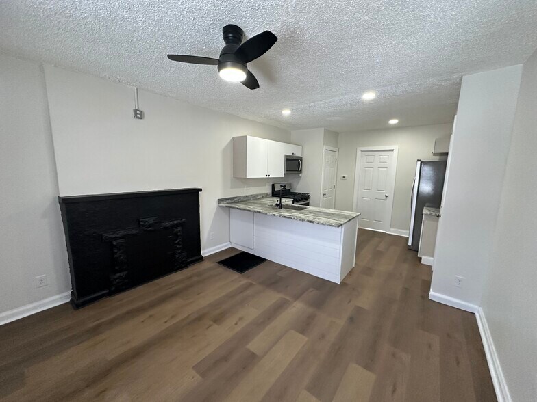 Building Photo - 1403 S Ohio Ave