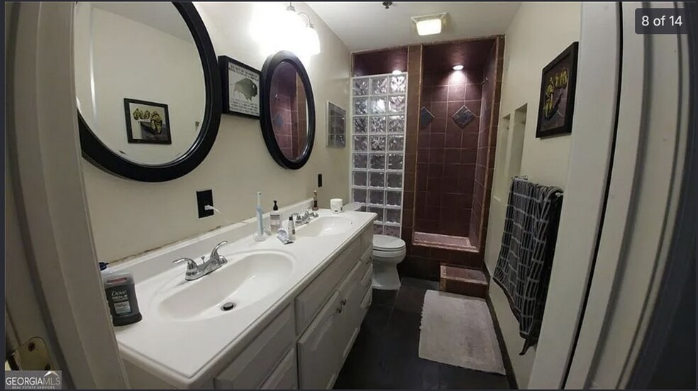 Master Bath - 881 Memorial Dr SE