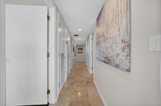 Building Photo - 45 Hendricks Isle