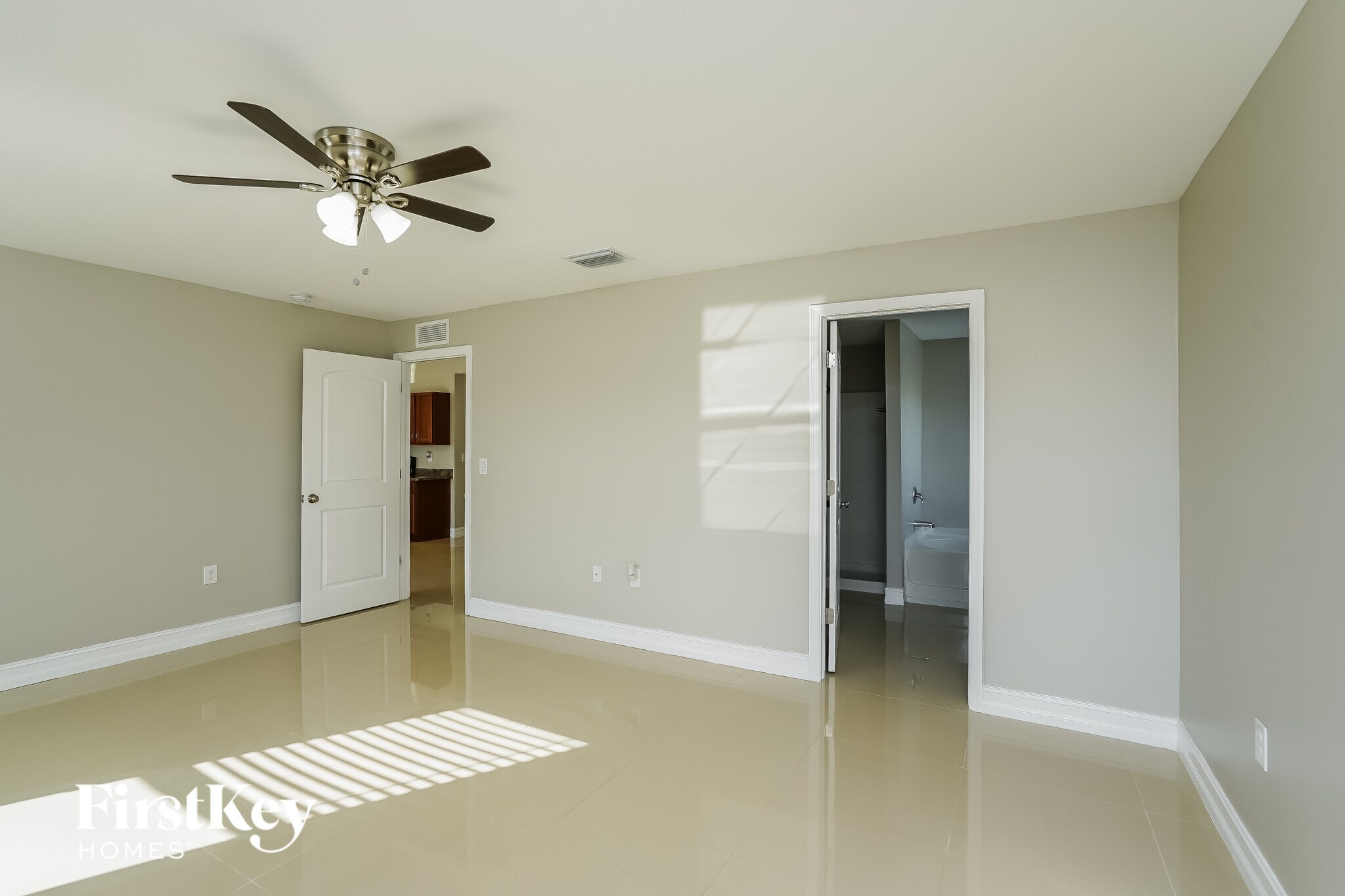 Building Photo - 601 NW 17th Ave