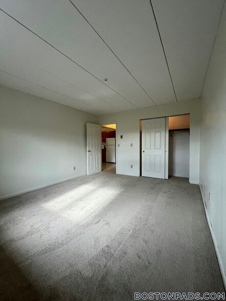 Building Photo - 182 Quincy Ave