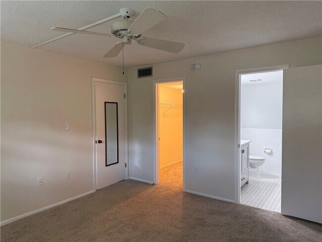 Building Photo - 1100 Ponce De Leon Cir