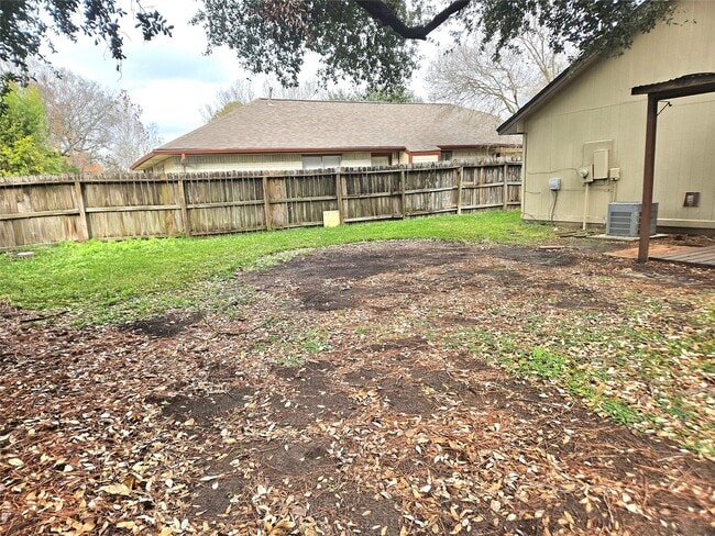 Building Photo - 10810 Parkland Woods Dr