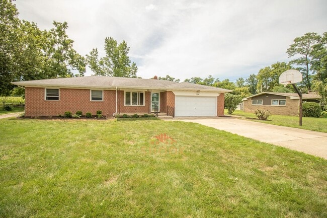 Building Photo - Cute 3 BR Ranch in Romney - 10 Minute Drive to Lafayette!