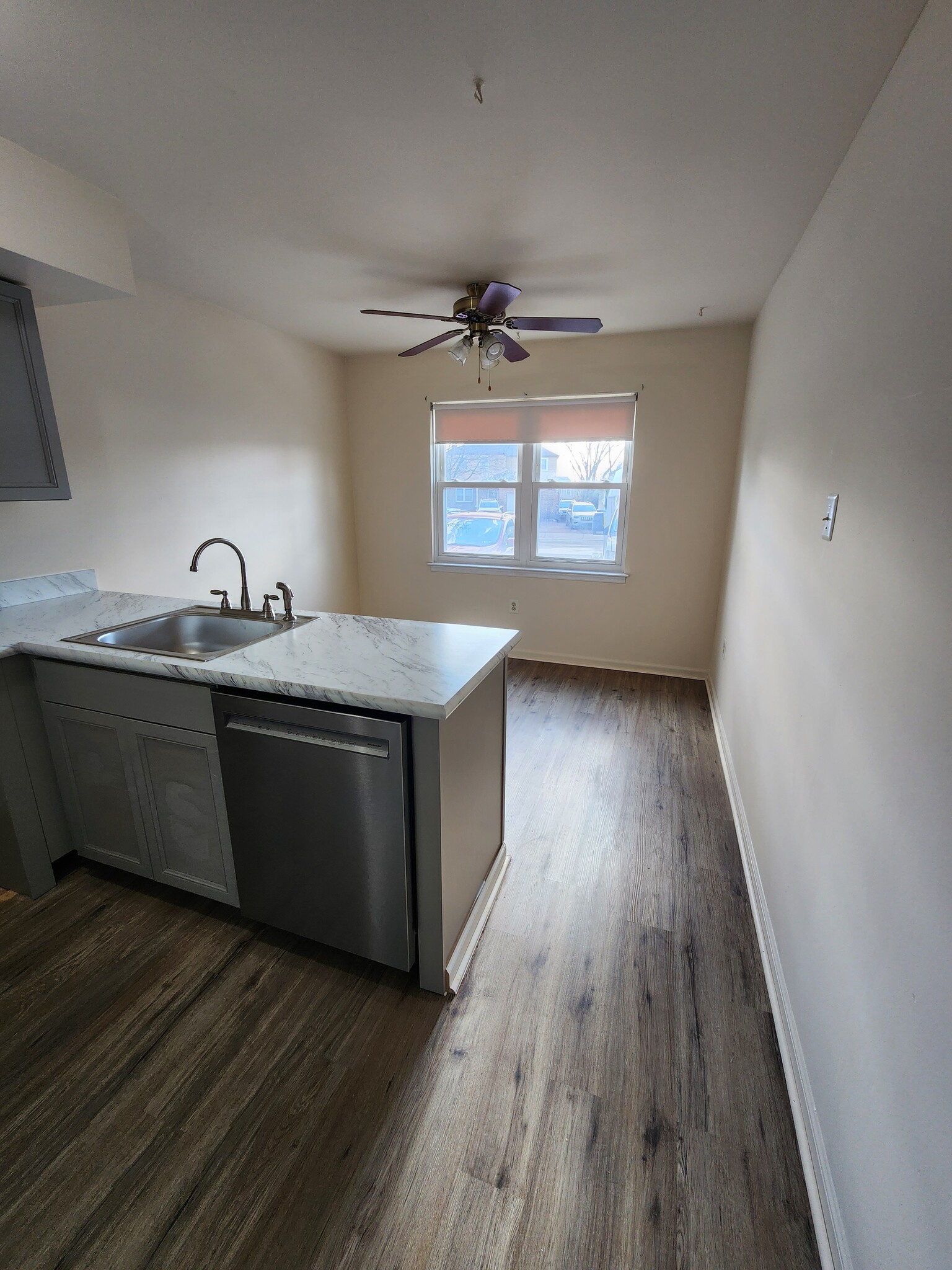 Kitchen - 288 Florence Dr