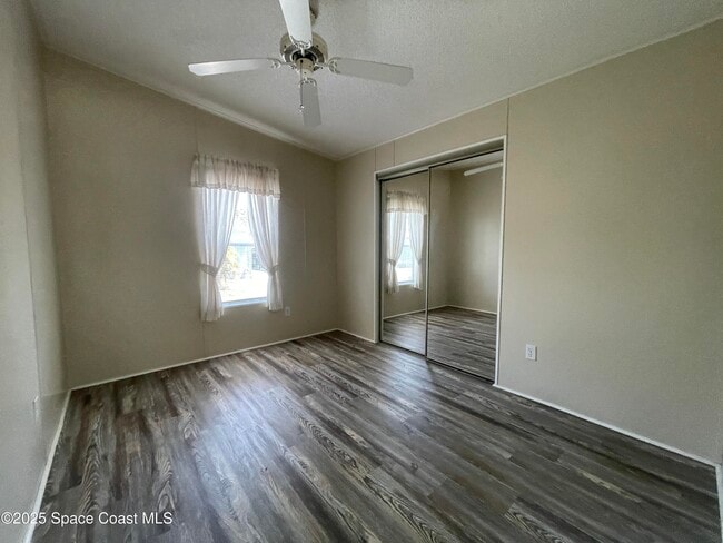 Building Photo - 1204 Calusa Dr