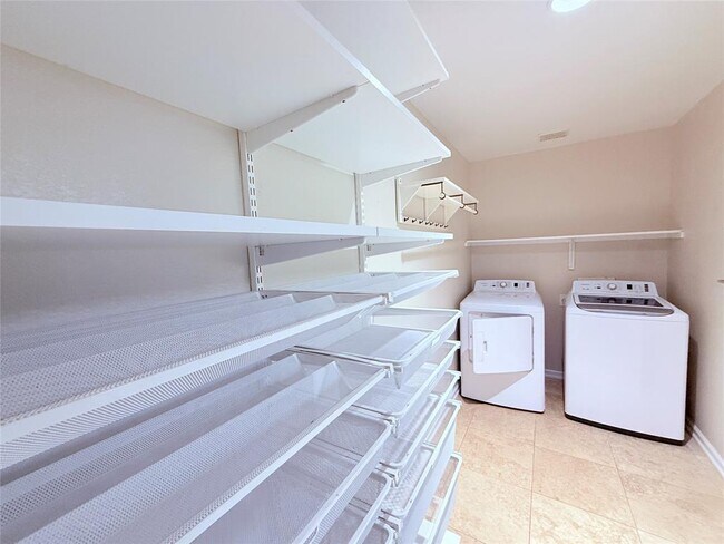 Building Photo - 102 Brentwood Dr