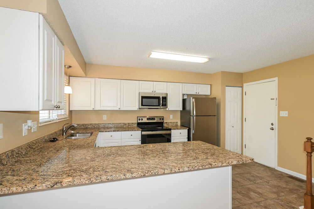 Building Photo - 1233 Colby Dr