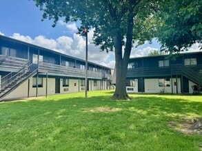 Building Photo - Foxfire Apartments