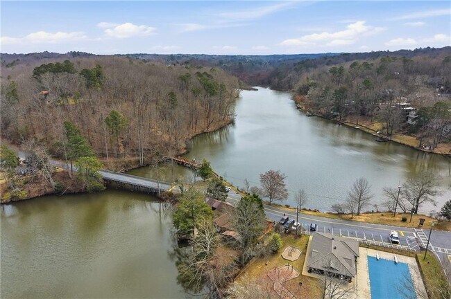 Building Photo - 118 Thrush Dr